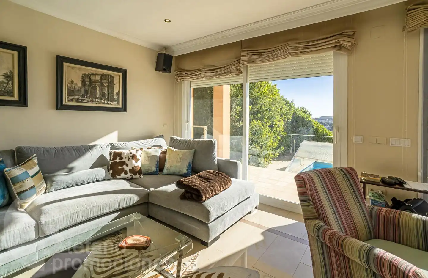 Living room of Houses for sale in Málaga  with Air Conditioner, Private garden and Terrace
