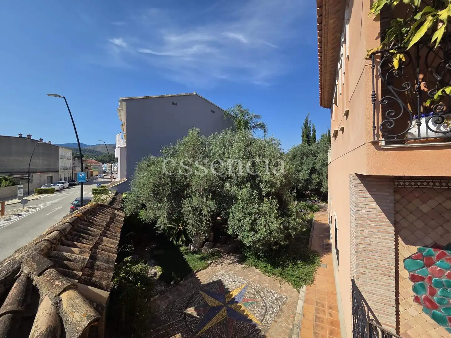 Vista exterior de Casa o xalet en venda en Alfauir amb Aire condicionat, Jardí privat i Terrassa