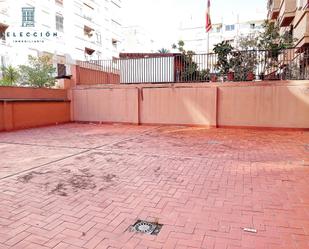 Exterior view of Flat for sale in  Valencia Capital  with Air Conditioner, Terrace and Balcony