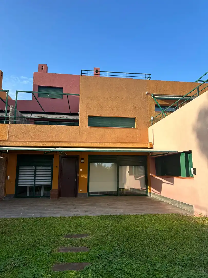 Casa a schiera con piscina in affitto a Passatge de l'Abellarol, imagen 8
