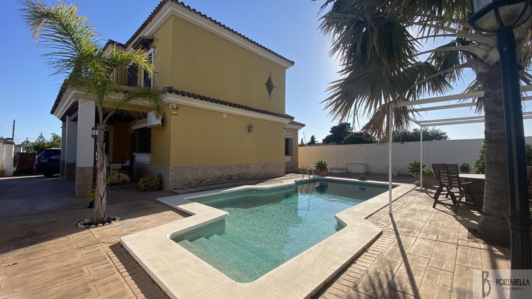 Swimming pool of House or chalet for sale in El Puerto de Santa María  with Terrace, Storage room and Swimming Pool