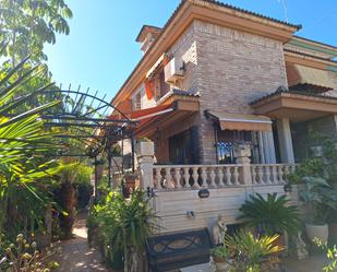 Vista exterior de Casa adosada en venda en Sant Joan d'Alacant amb Jardí privat, Terrassa i Traster