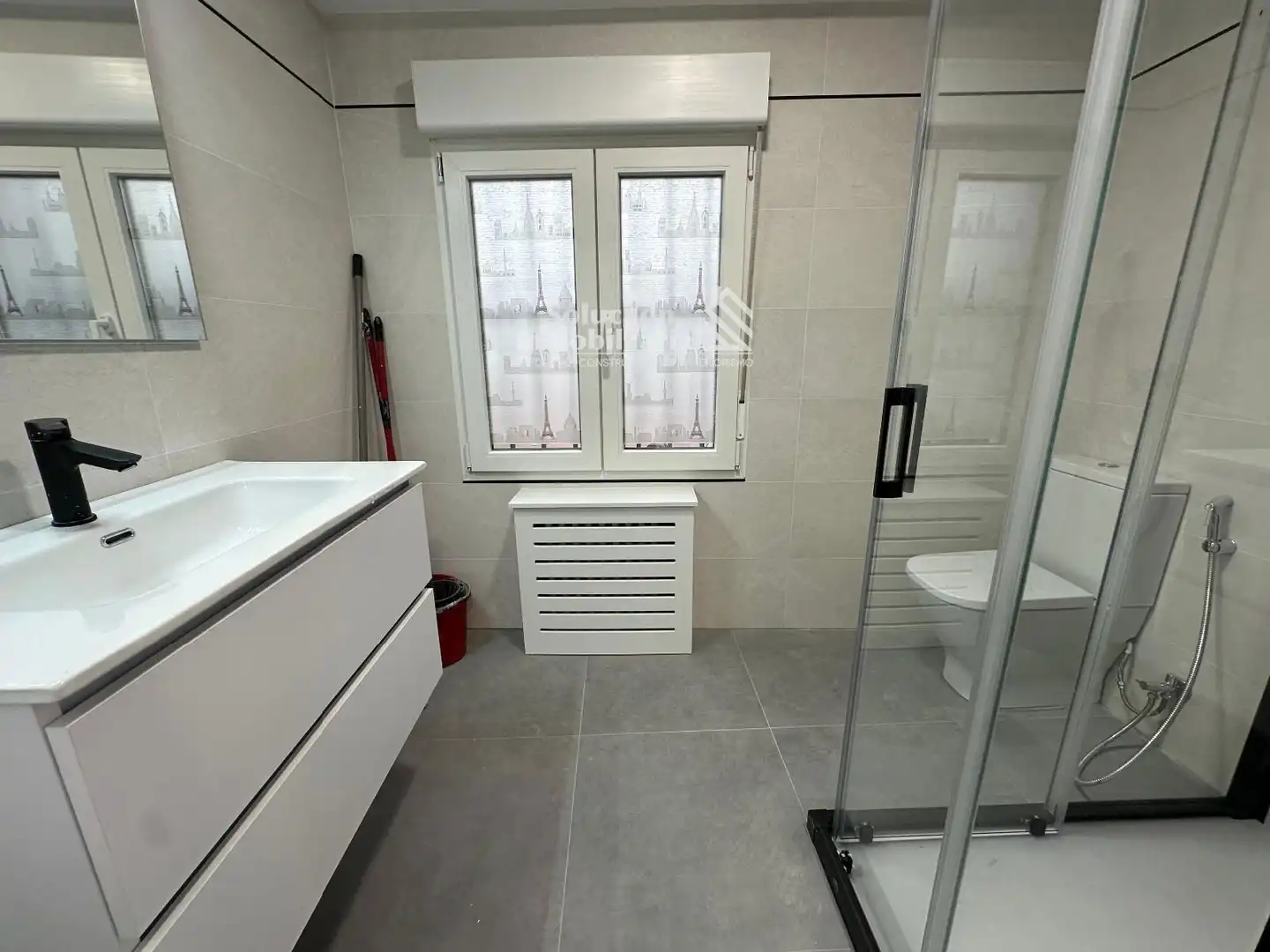 Badezimmer von Wohnung zur Miete in Salamanca mit Heizung, Terrasse und Möbliert