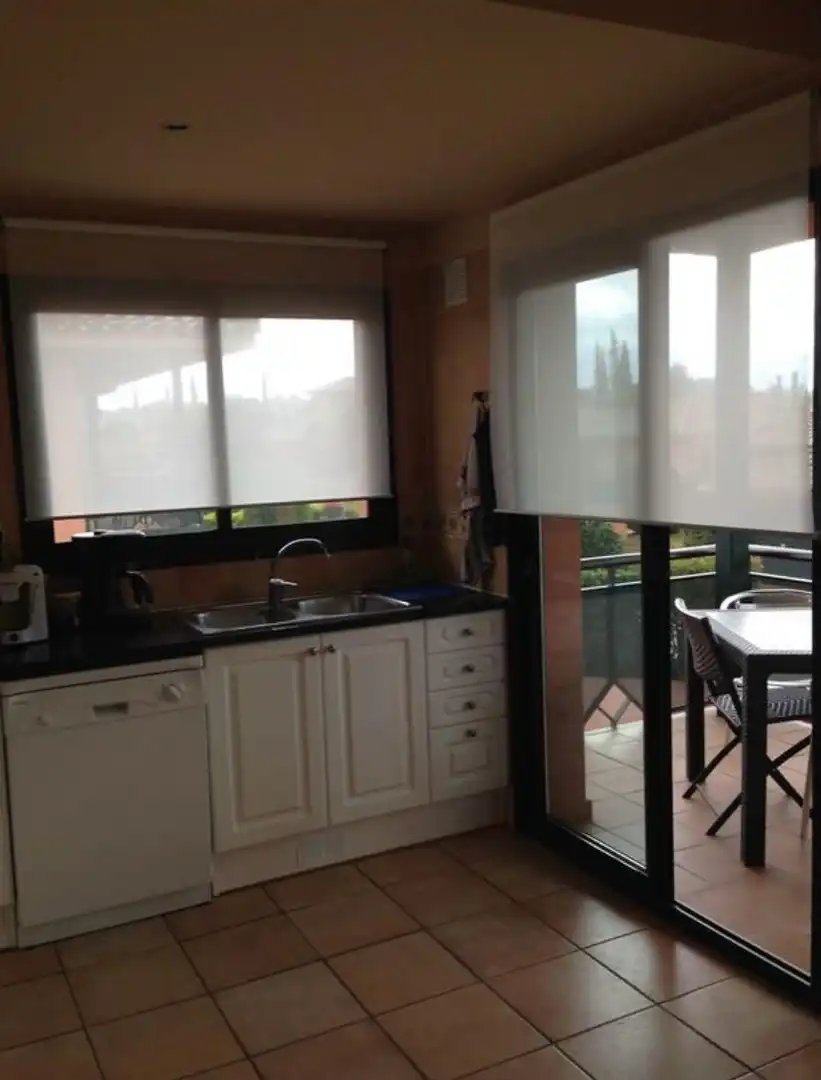 Cocina de Dúplex en venta en Navata con Calefacción, Trastero y Piscina comunitaria