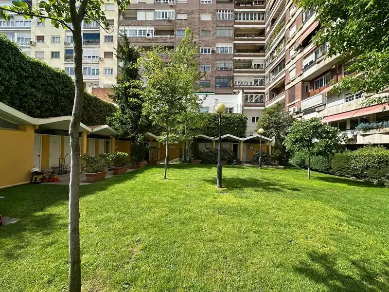 Exterior view of Flat for rent in Madrid  with Heating, Private garden and Swimming Pool
