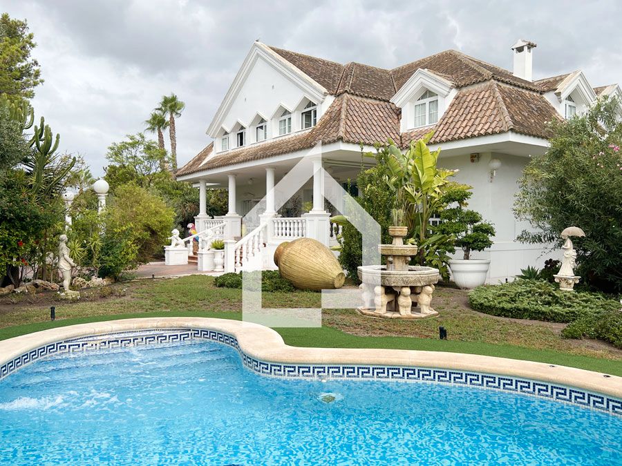 Piscina de Casa o chalet en venta en San Vicente del Raspeig / Sant Vicent del Raspeig con Aire acondicionado, Calefacción y Jardín privado