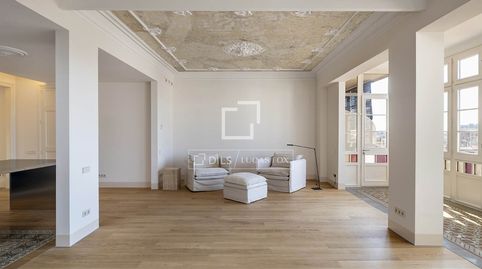 Excelente piso de 3 dormitorios con terraza en venta en Eixample Dreta,  en Barcelona, imatge 4