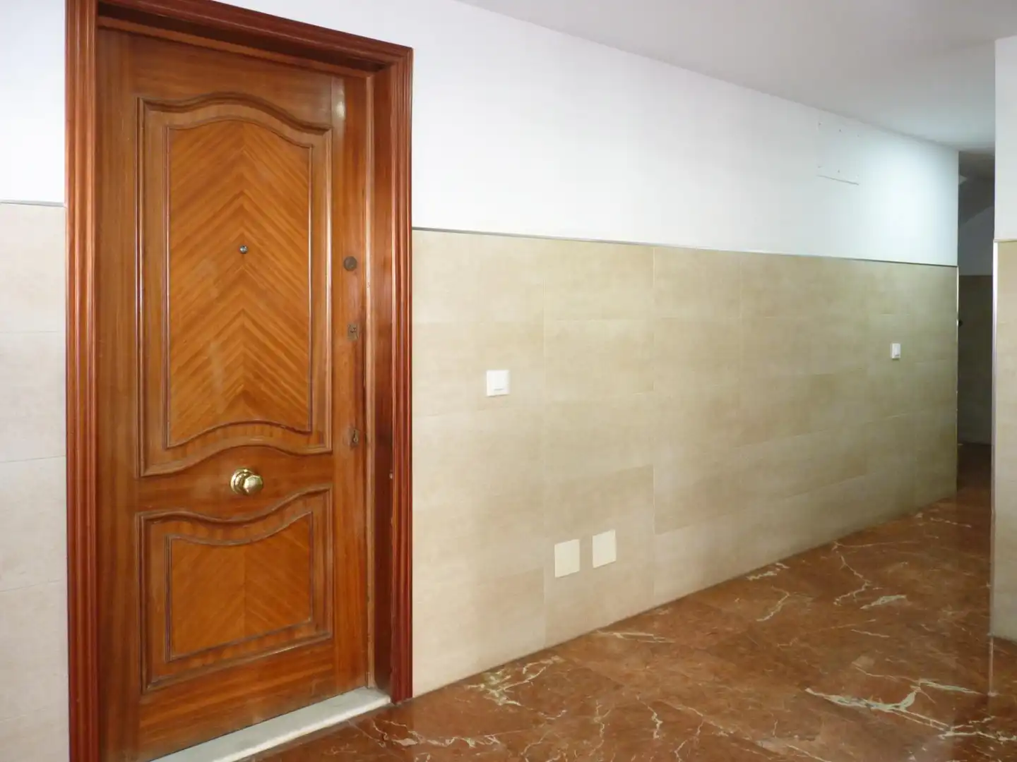Flat for sale in Sevilla  with Air Conditioner and Storage room