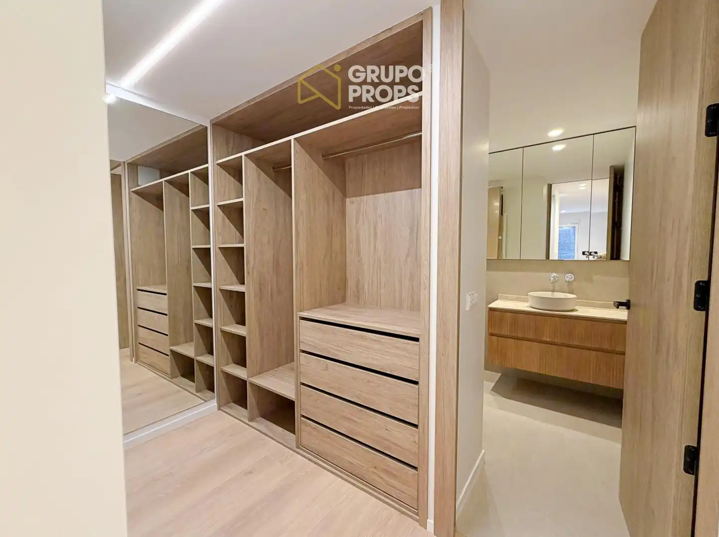 Habitación de Apartamento en venta en Madrid con Calefacción y Amueblado