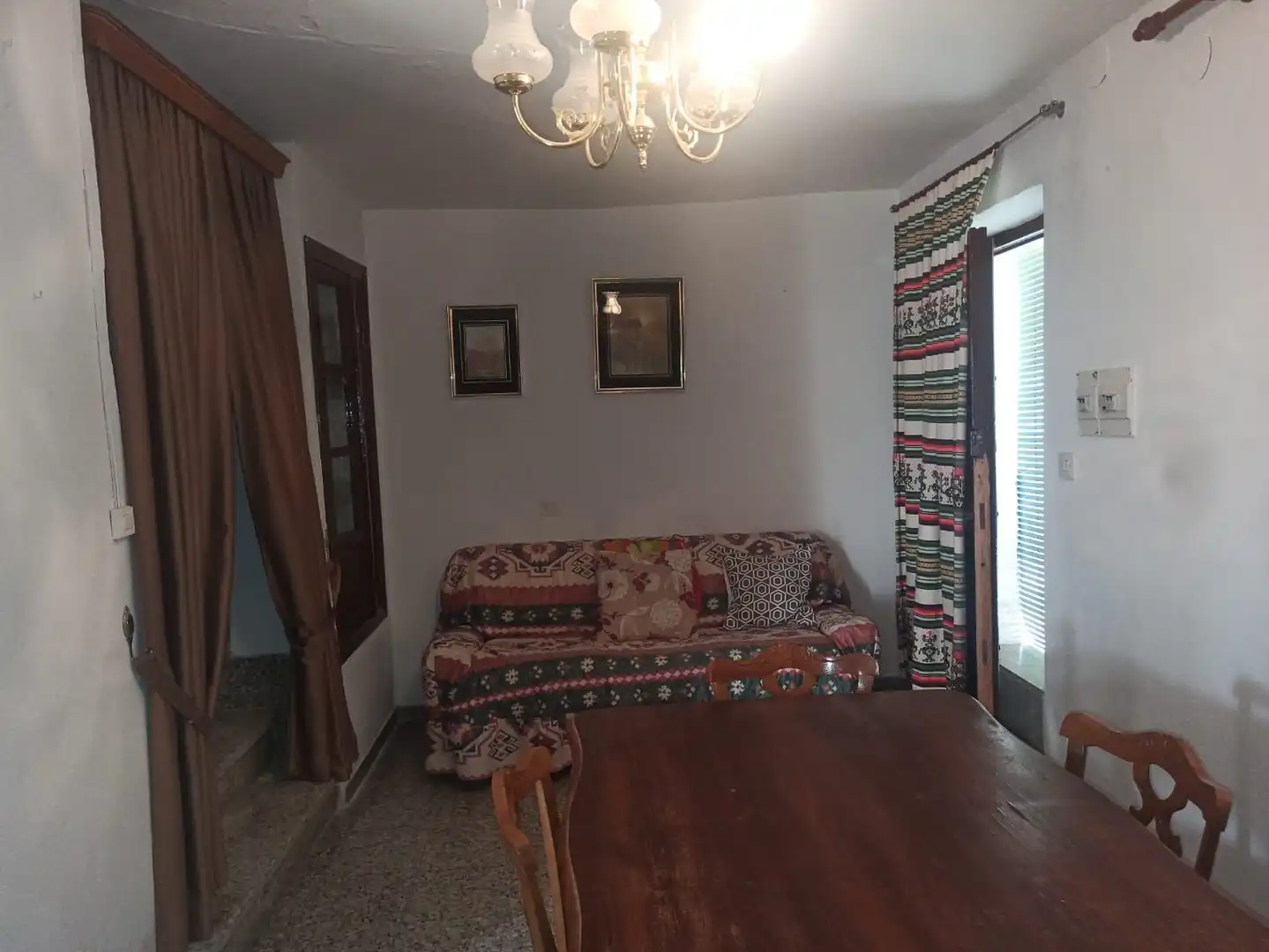 Sala d'estar de Casa adosada en venda en El Valle amb Traster