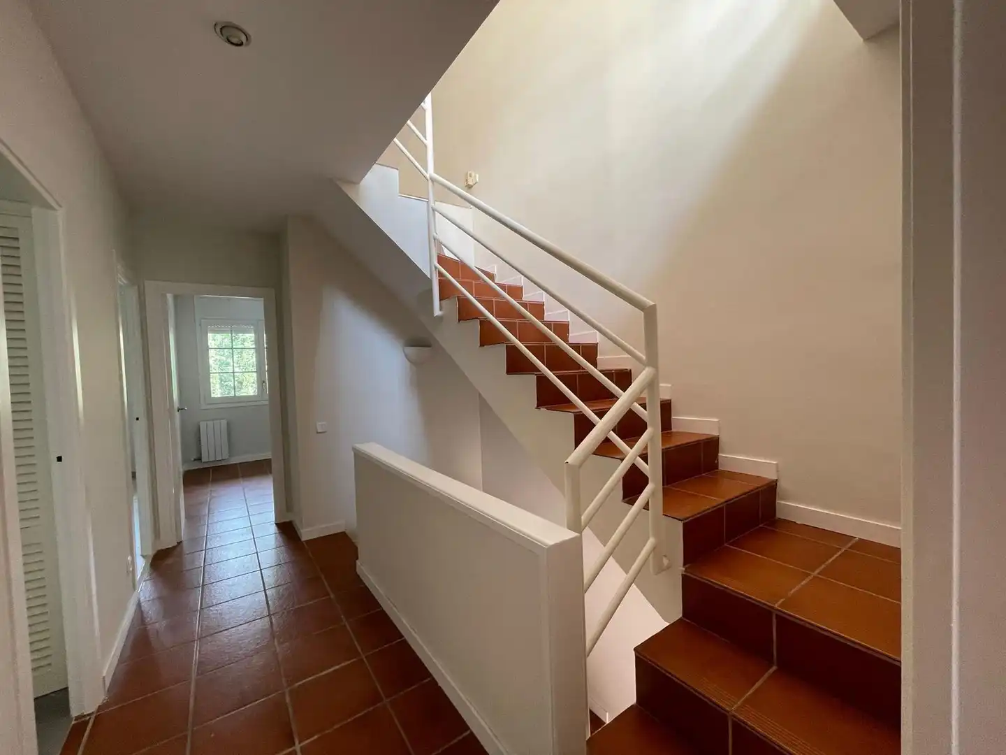 Einfamilien-Reihenhaus zur Miete in Sant Andreu de Llavaneres mit Klimaanlage, Privatgarten und Balkon