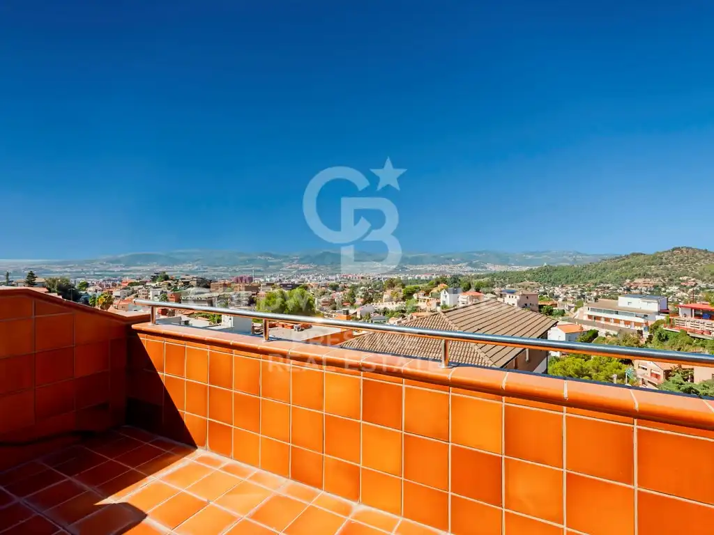 Exterior view of Houses for sale in Esplugues de Llobregat