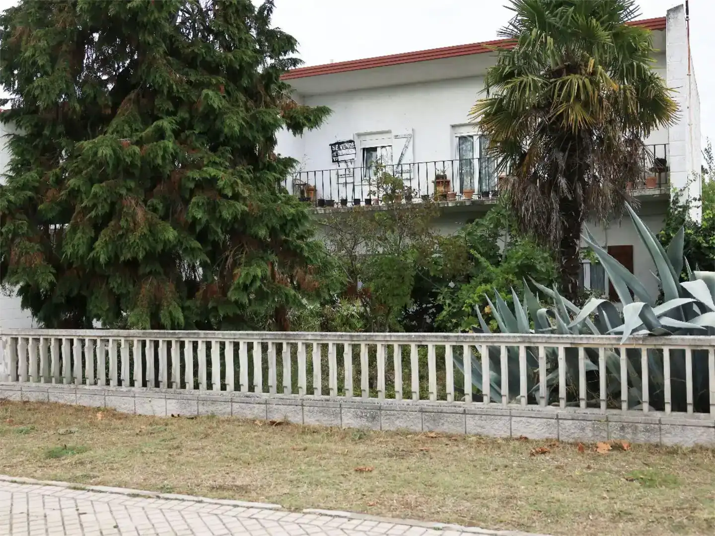 Vista exterior de Casa adosada en venda en Miranda de Ebro amb Jardí privat, Parquet i Traster