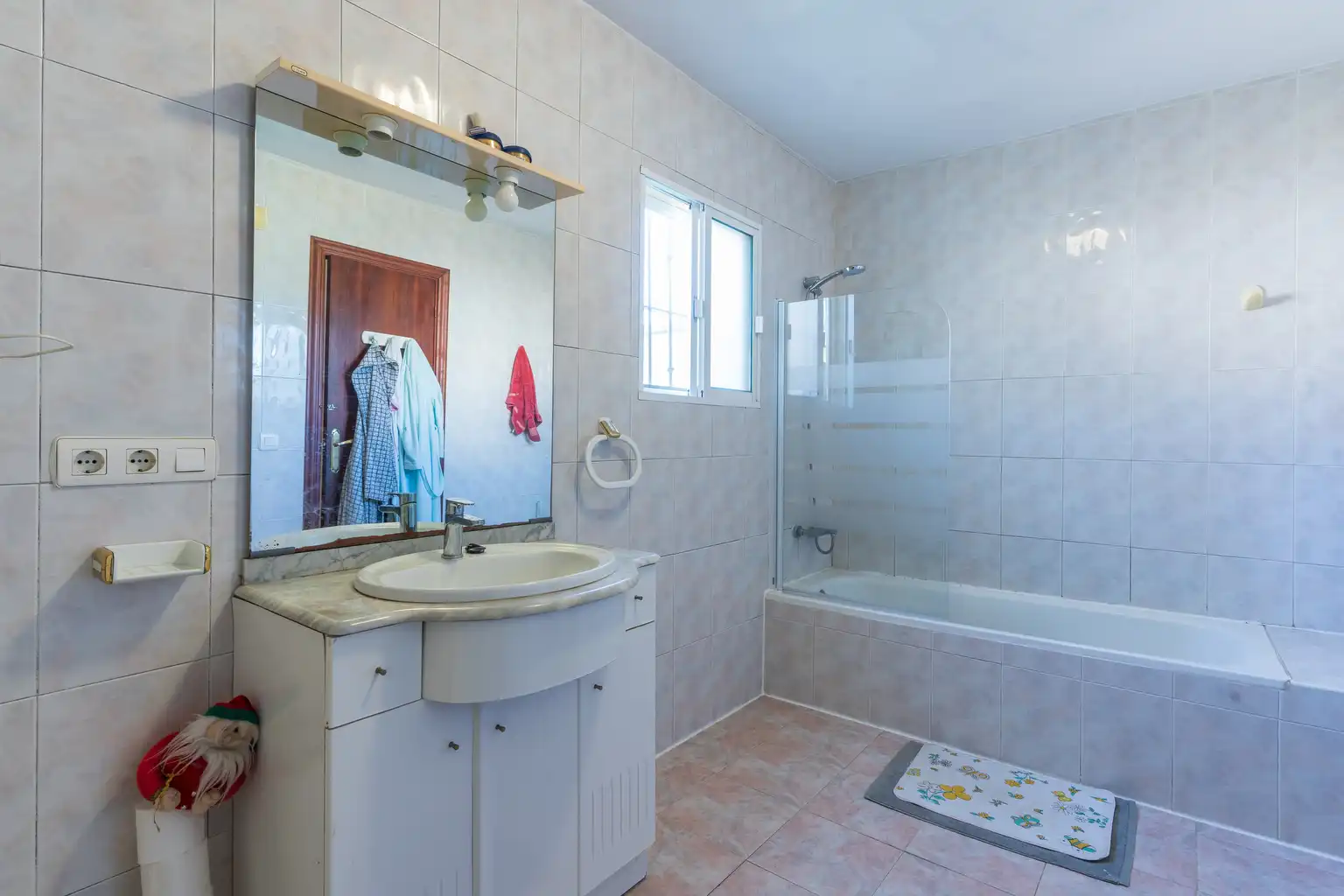 Bathroom of Country homes for sale in Bonares  with Private garden, Terrace and Swimming Pool