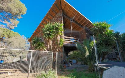 Vista exterior de Finca rústica en venda en Dosrius amb Calefacció, Jardí privat i Terrassa