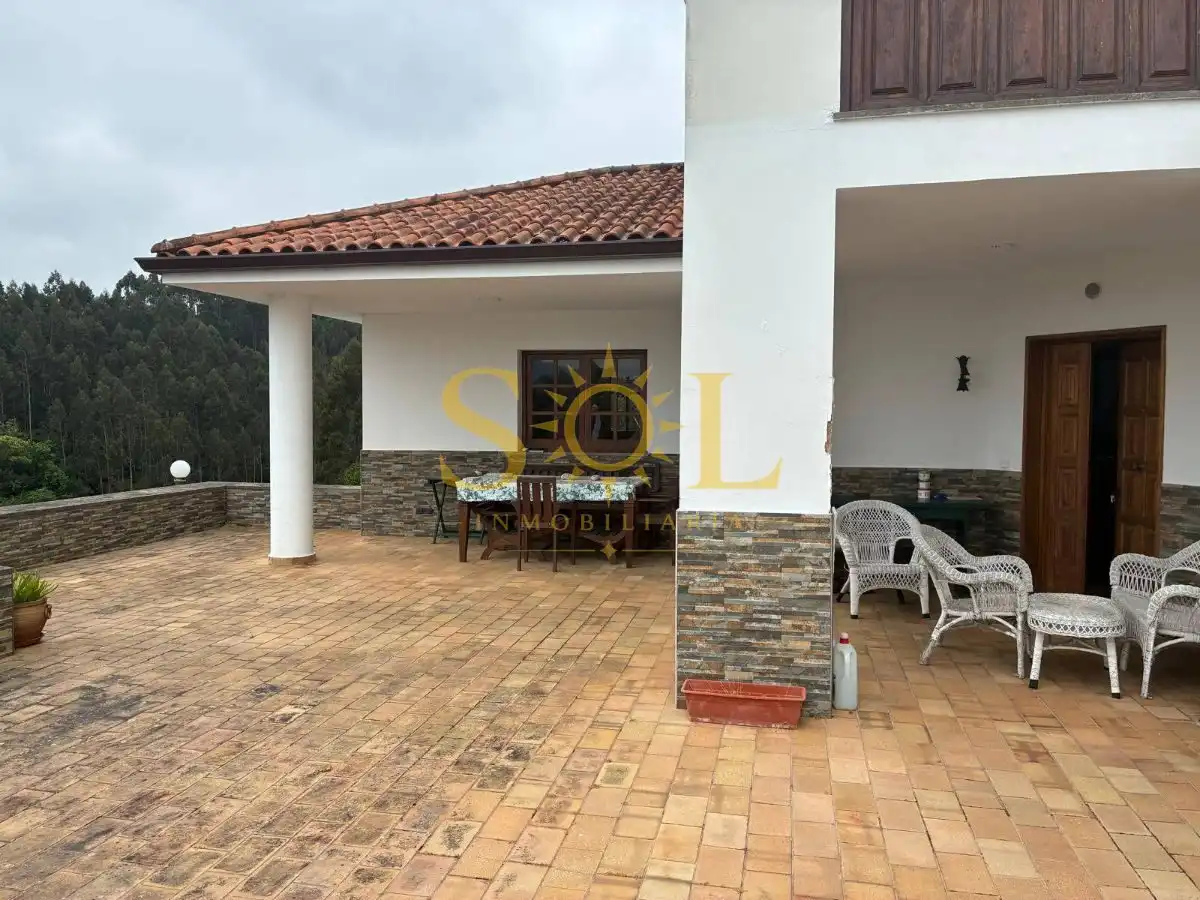 Terrassa de Casa o xalet en venda en Pravia amb Calefacció i Jardí privat