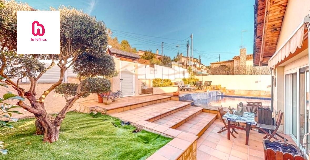 Exterior view of House or chalet for sale in Corbera de Llobregat  with Heating, Private garden and Parquet flooring