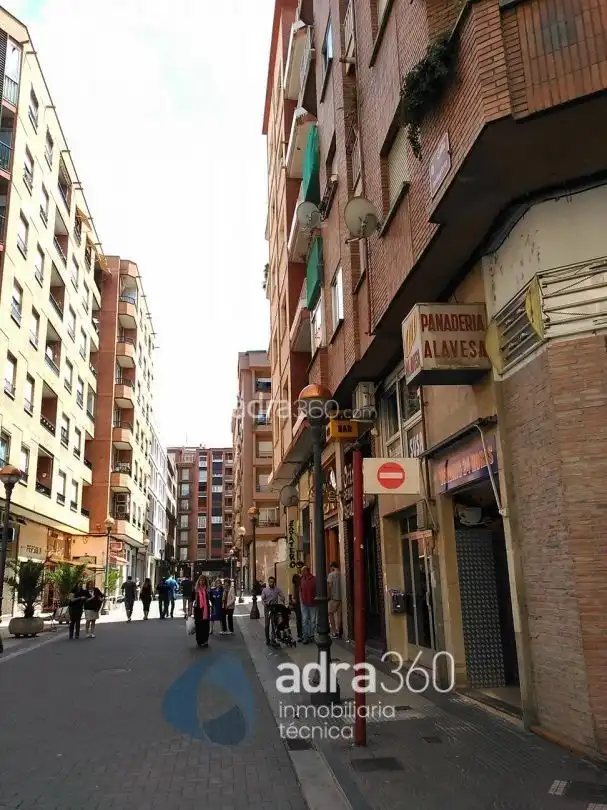 Local comercial en venta en La Industria, imagen 2