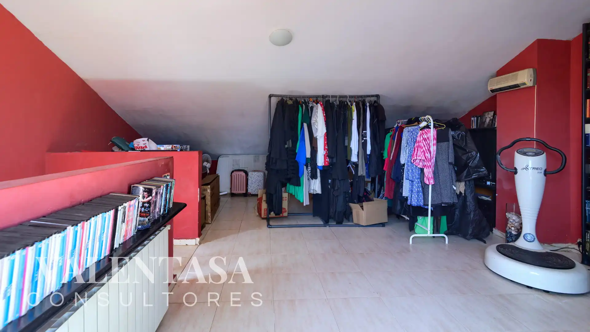 Houses for sale in L'Eliana  with Air Conditioner, Heating and Private garden