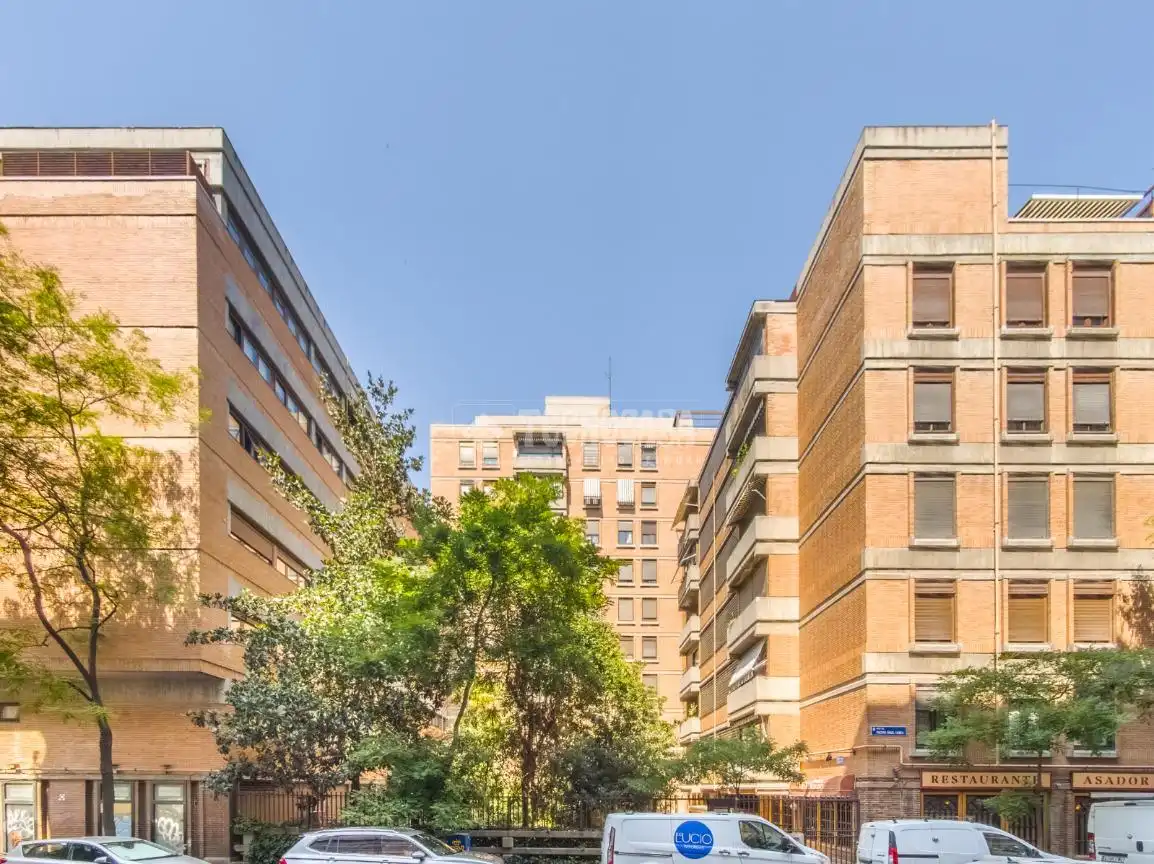 Vista exterior de Piso en venta en Madrid con Aire acondicionado, Calefacción y Parquet