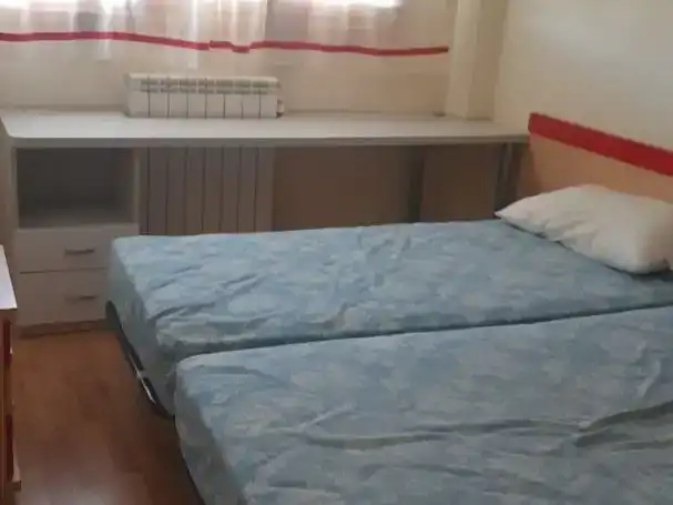 Habitación de Piso para compartir en Soria Capital  con Jardín privado, Trastero y Piscina