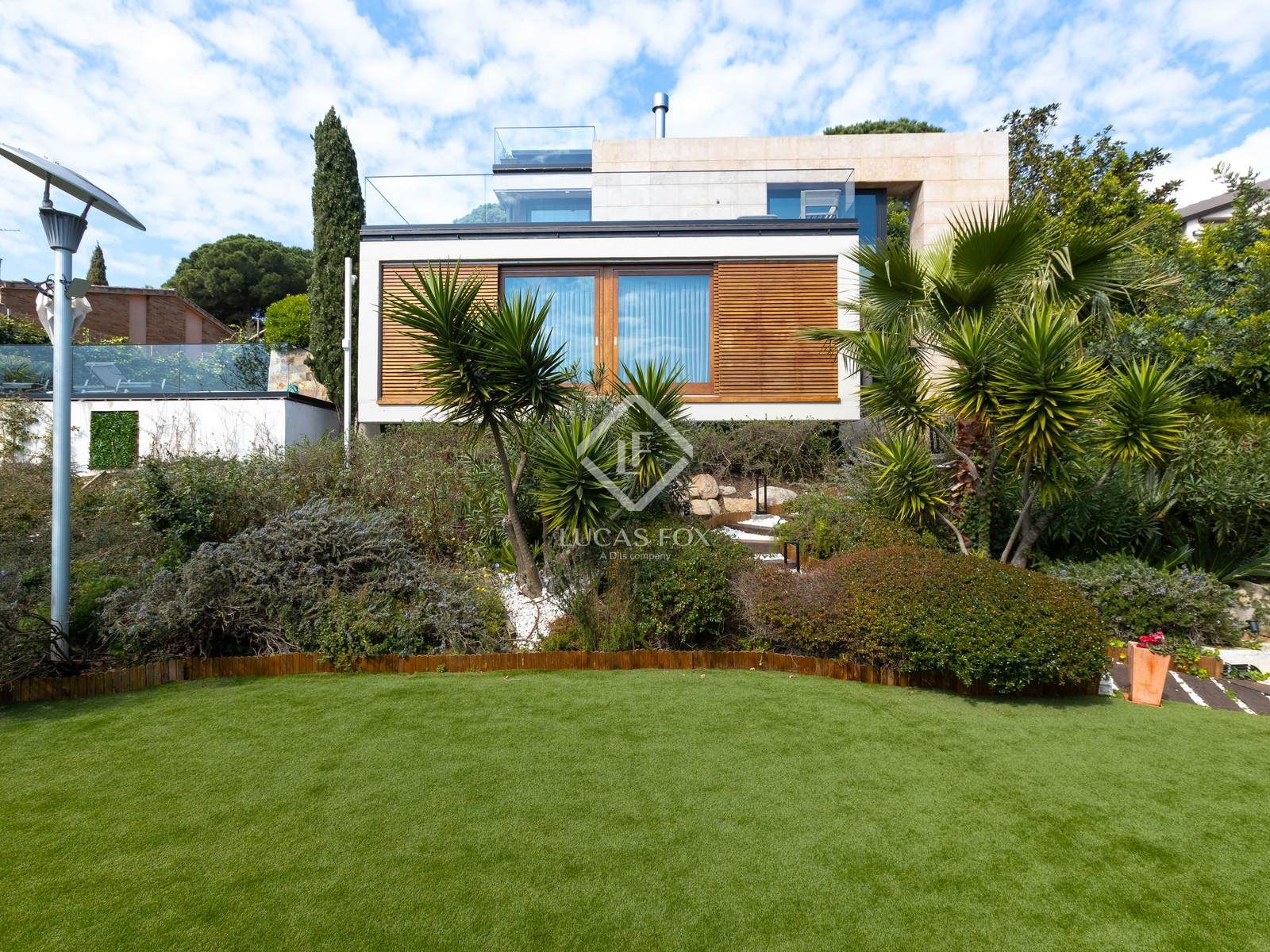 Jardí de Casa o xalet en venda en Calella amb Aire condicionat, Calefacció i Jardí privat