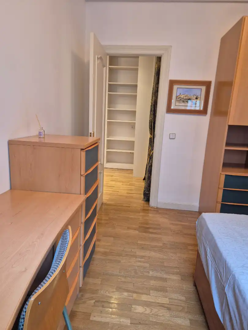 Schlafzimmer von Wohnung zur Miete in Madrid mit Klimaanlage, Heizung und Möbliert