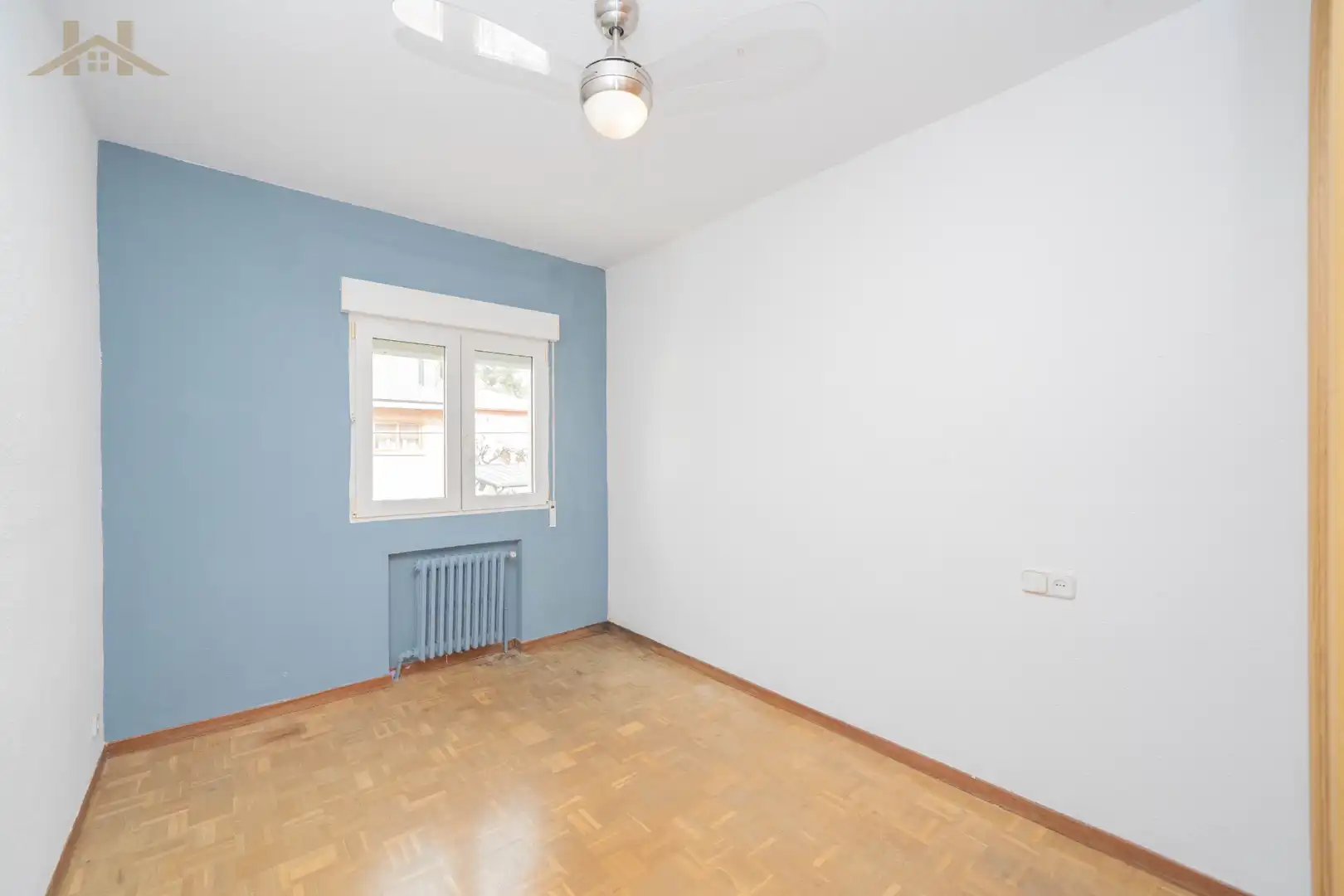 Bedroom of Detached homes for sale in El Escorial  with Heating, Terrace and Furnished