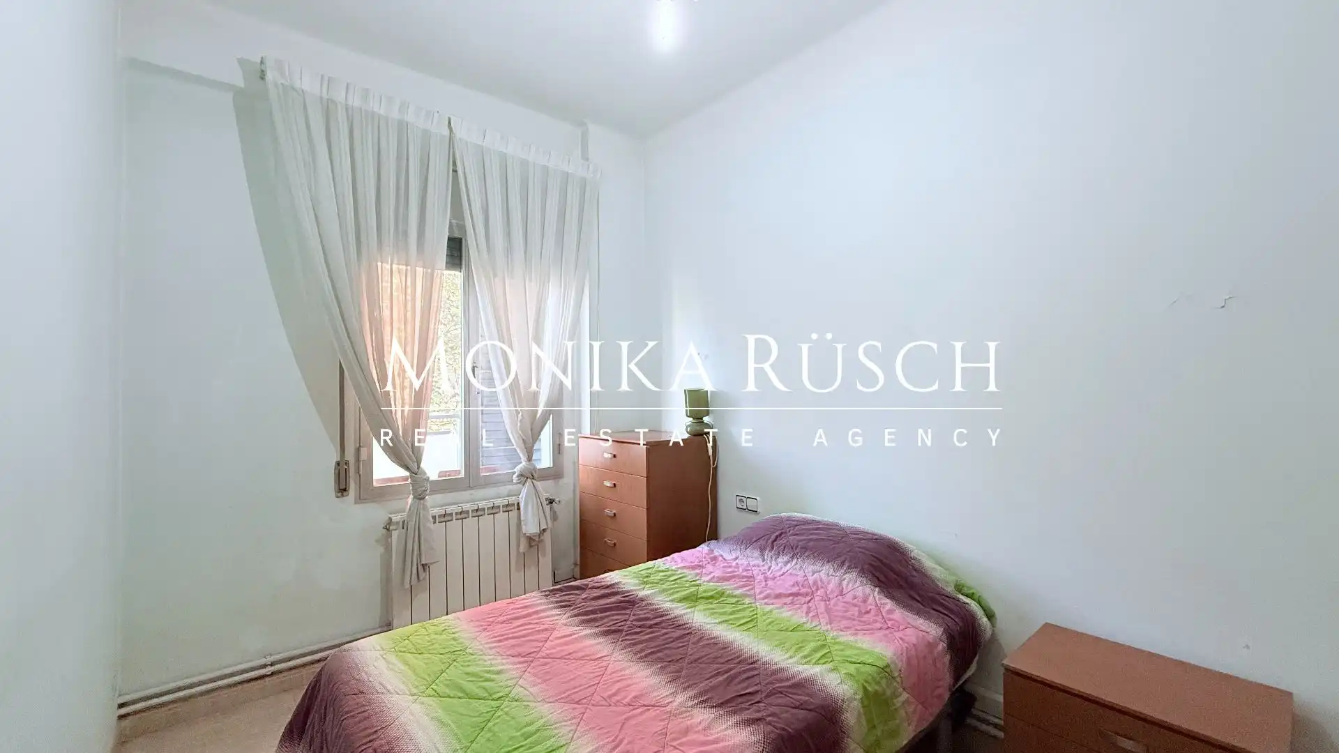 Schlafzimmer von Wohnung zum Verkauf in Barcelona mit Klimaanlage, Heizung und Terrasse