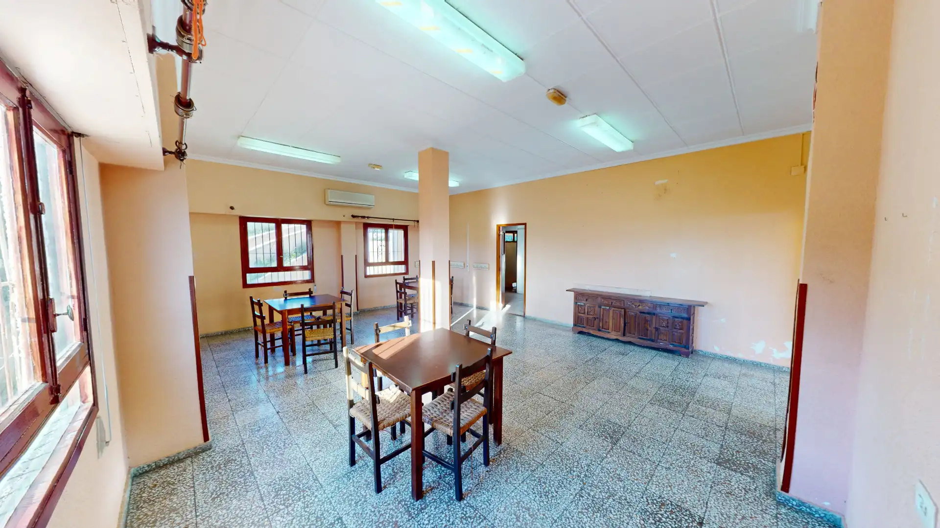 Commercial properties for sale in Busot  with Air Conditioner and Furnished