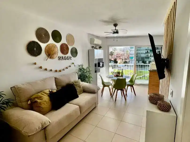 Living room of Flat for rent in Benalmádena  with Air Conditioner, Swimming Pool and Furnished