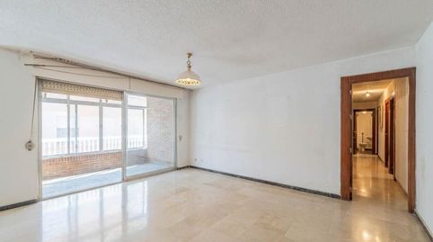 Foto 4 de Piso en venta en Calle Sos del Rey Católico, Cervantes, Granada Capital