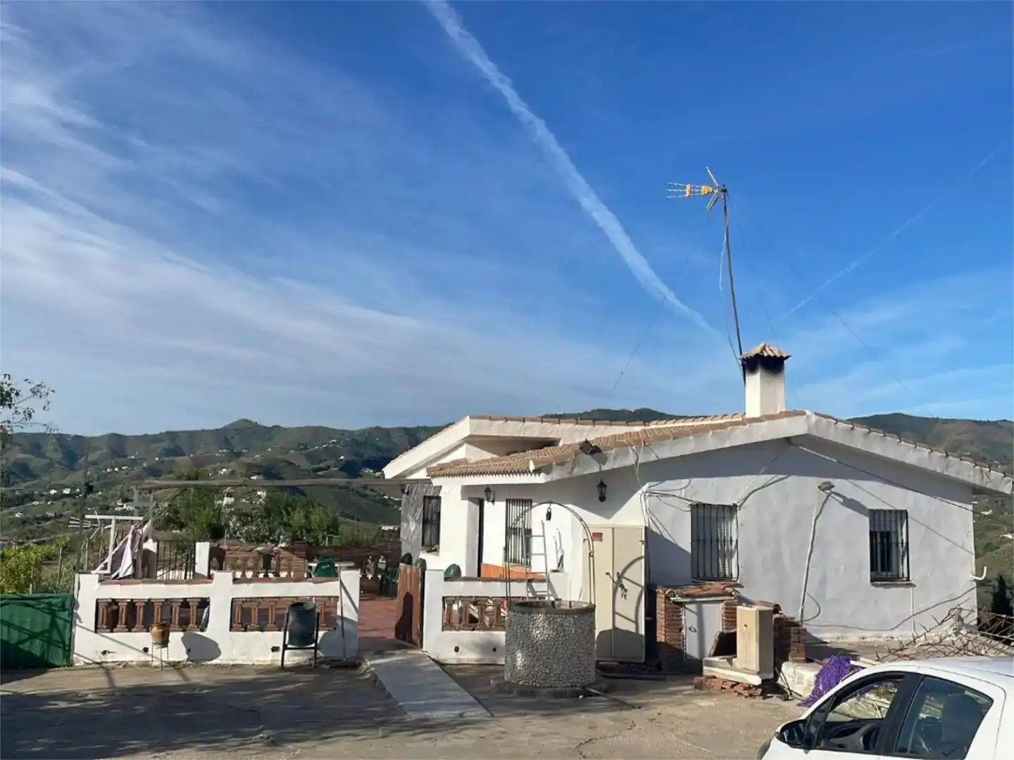 Vista exterior de Finca rústica en venda en El Borge amb Piscina i Balcó