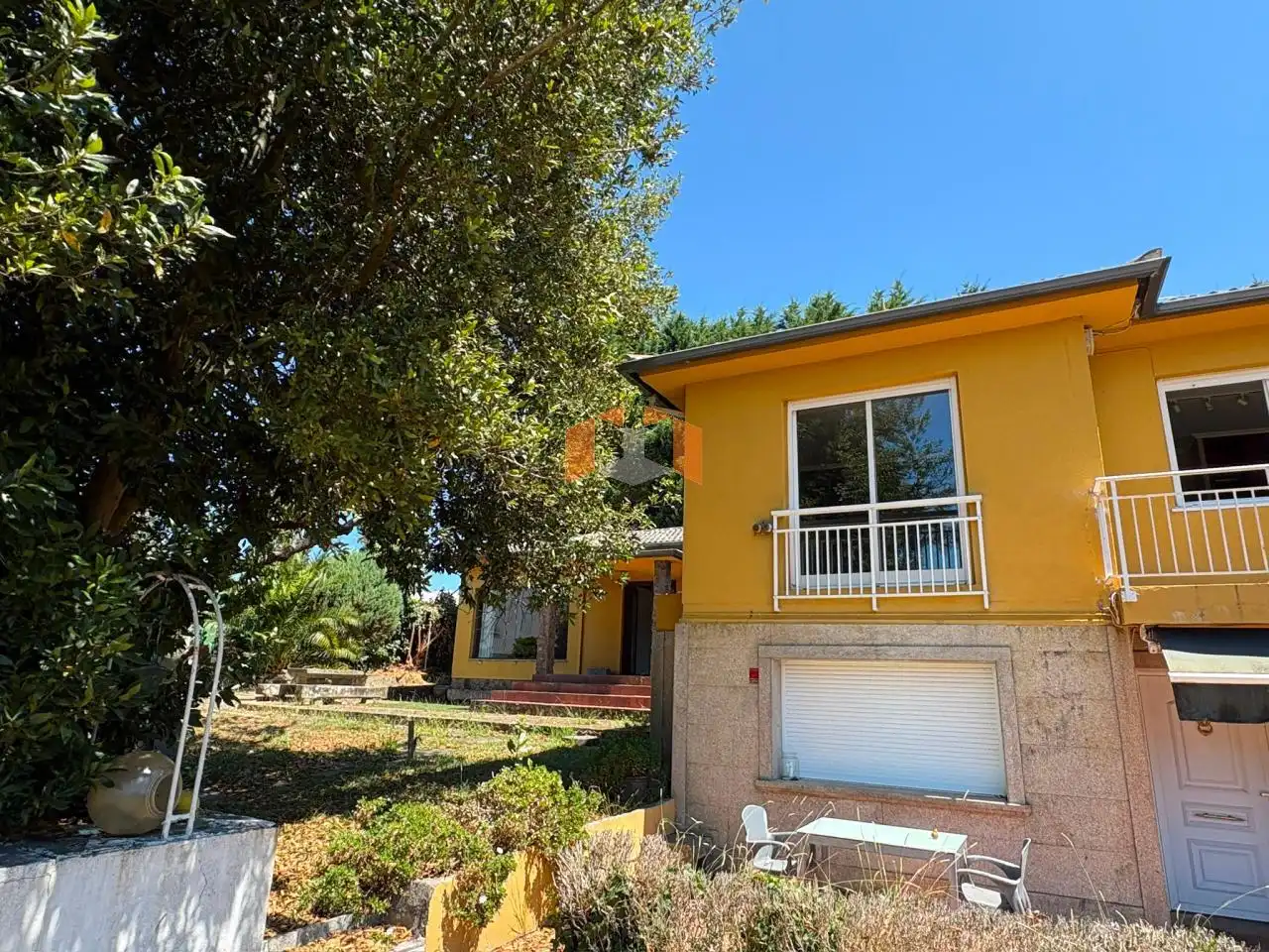 Vista exterior de Casa o chalet en venta en Vigo  con Calefacción, Jardín privado y Parquet