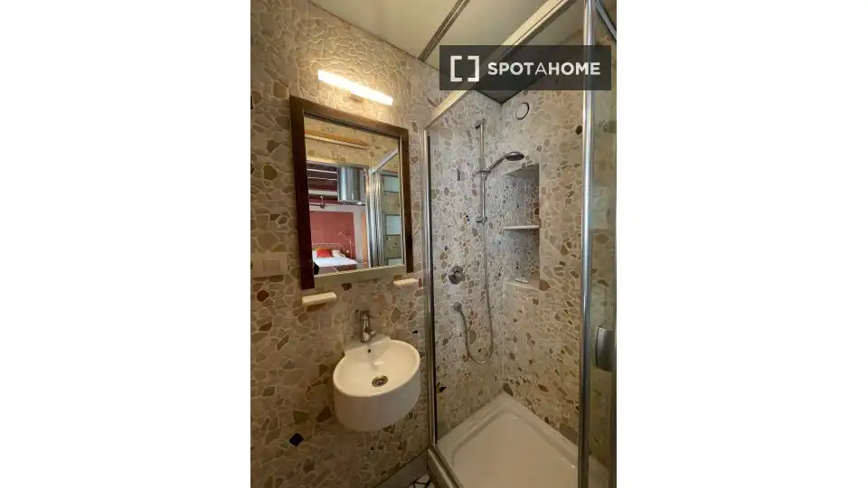 Room in La Barceloneta