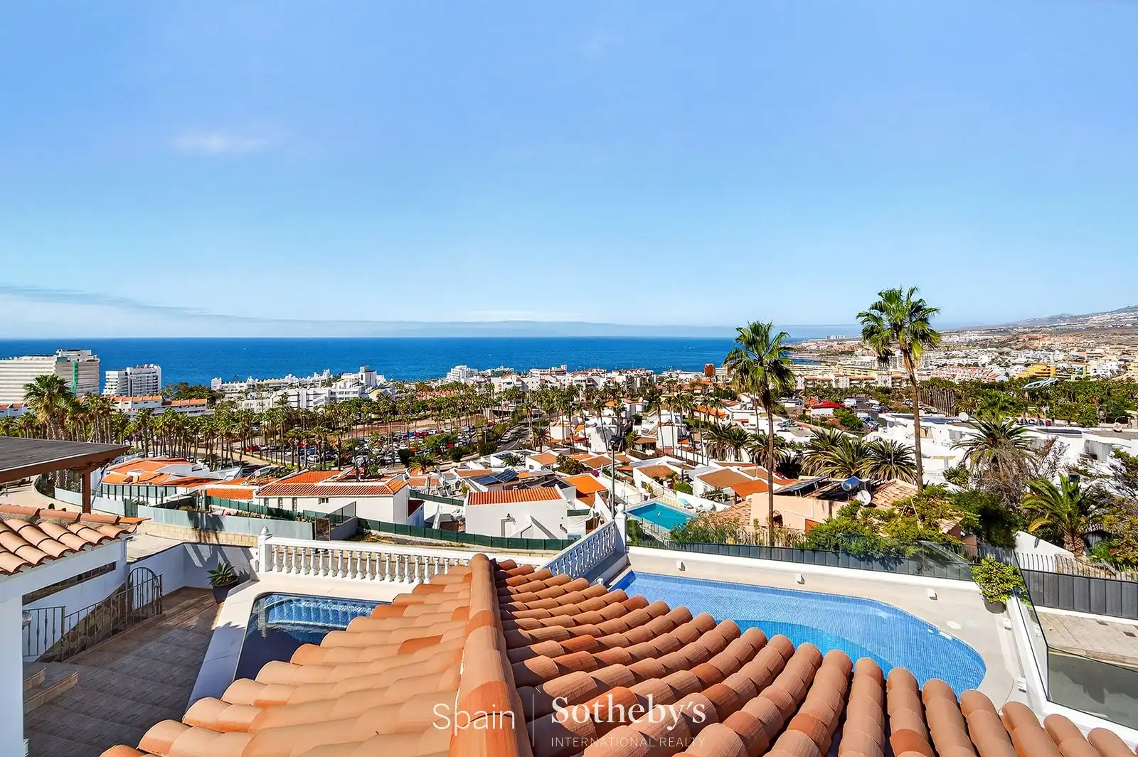 Vista exterior de Casa o chalet en venta en Adeje con Aire acondicionado, Terraza y Trastero