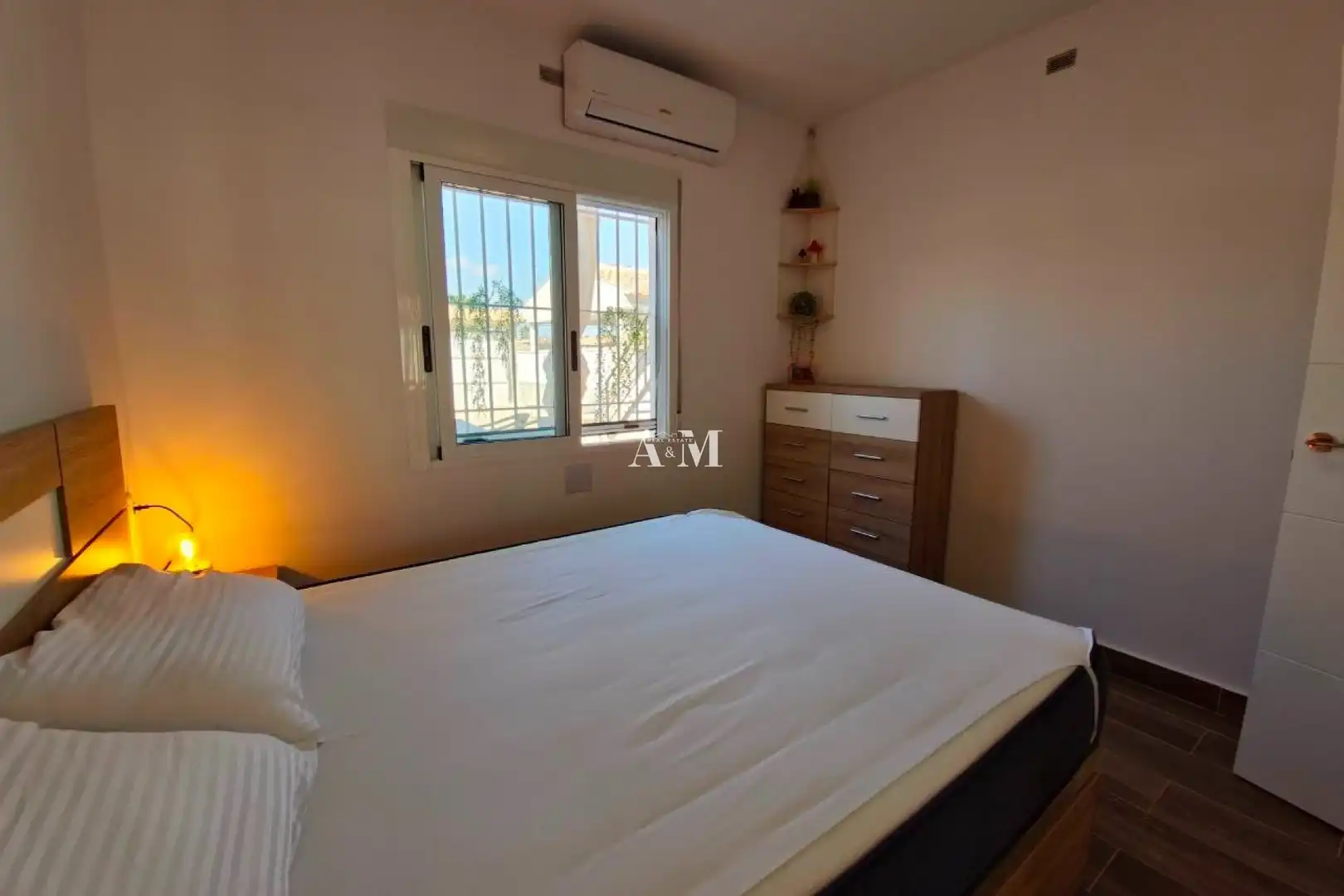 Habitación de Casa adosada de alquiler en Orihuela con Aire acondicionado, Terraza y Piscina