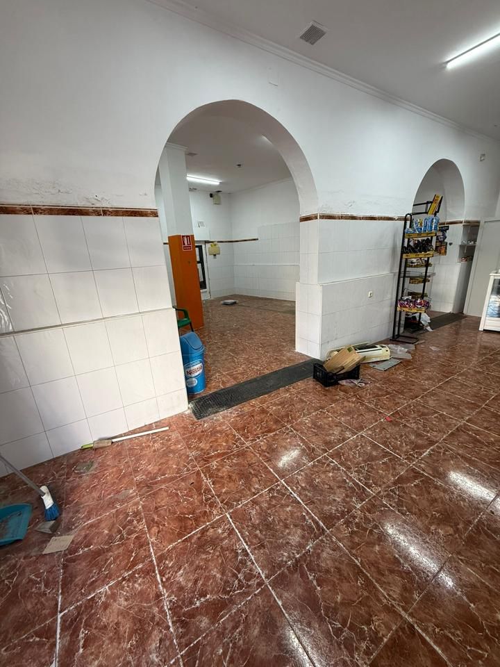 Premises to rent in  Melilla Capital