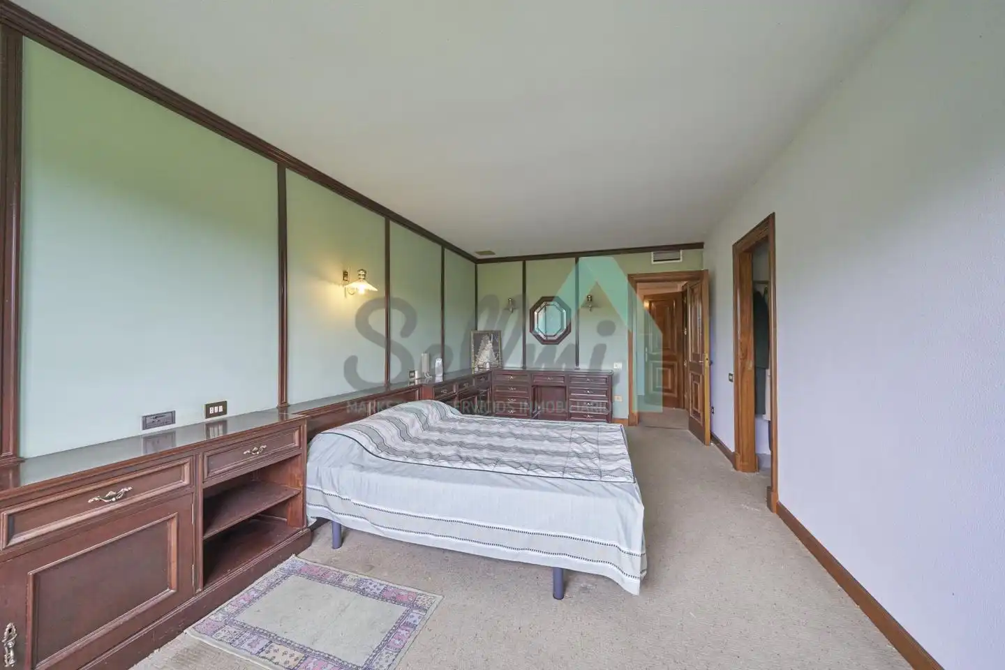 Dormitori de Casa o xalet en venda en Gijón  amb Aire condicionat, Jardí privat i Parquet