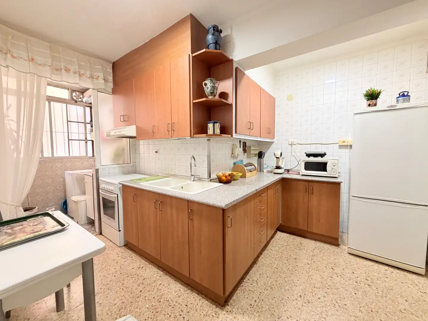 Cocina de Piso en venta en Castellón de la Plana / Castelló de la Plana con Amueblado, Horno y Lavadora