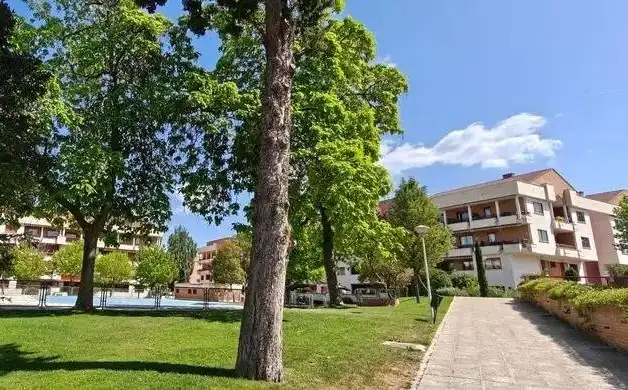 Vista exterior de Pis en venda en Pozuelo de Alarcón amb Aire condicionat, Calefacció i Parquet