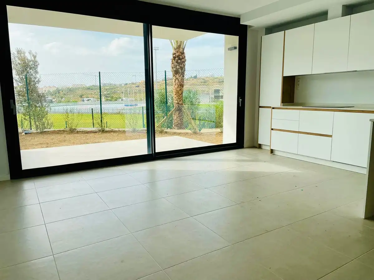 Piso con piscina en venta en Estepona - Estepona,Centro,Avenida Juan Carlos I, imagen 5