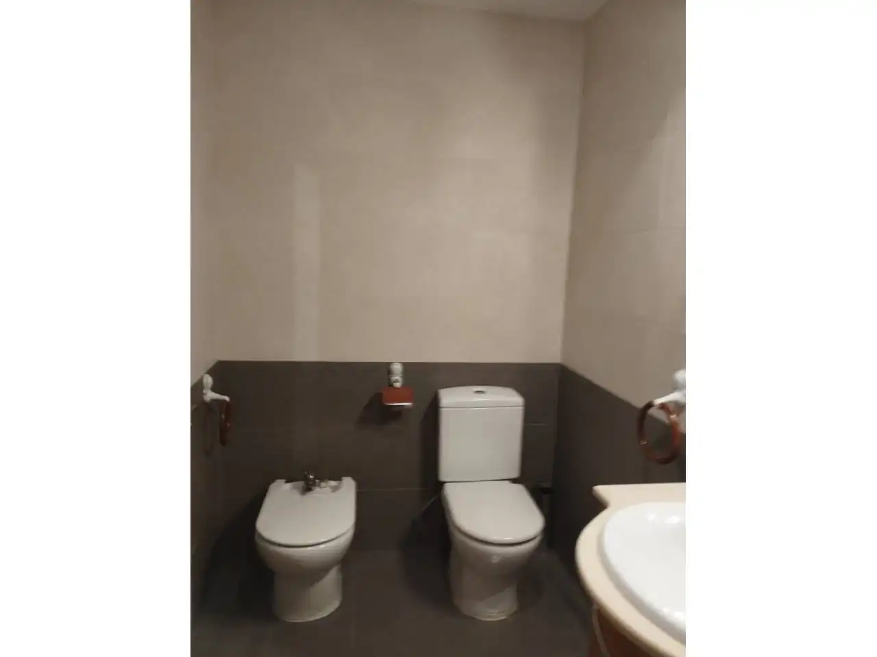 Badezimmer von Wohnung zur Miete in Toledo mit Klimaanlage, Heizung und Abstellraum