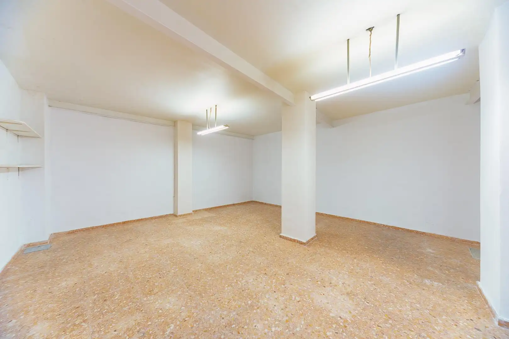Local en venta en Calle MONSERRATE GUILABERT VALE, 77, Carrús Oeste