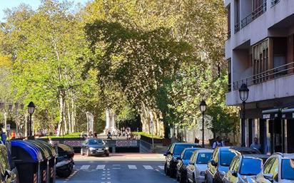 Vista exterior de Pis en venda en Bilbao  amb Terrassa