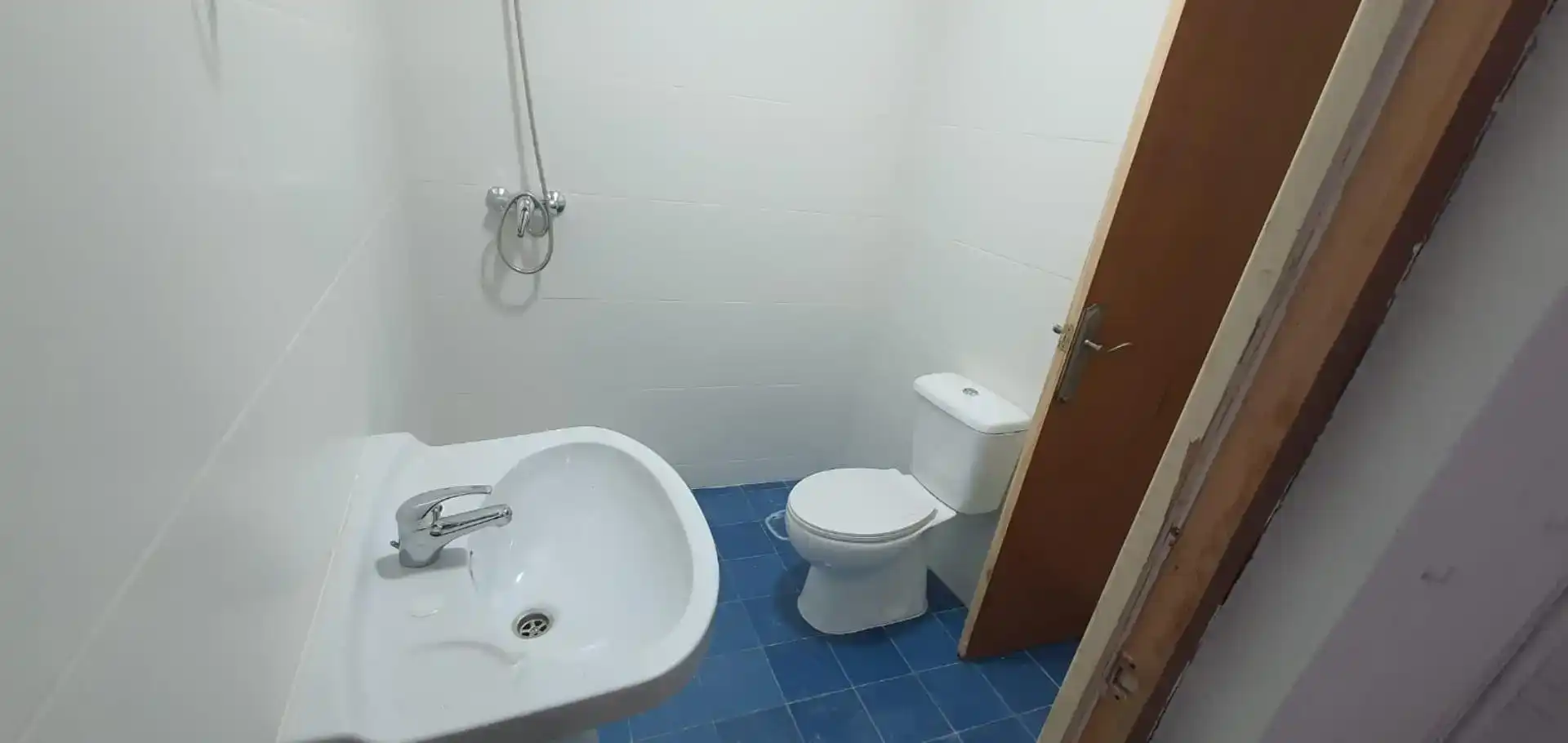 Badezimmer von Erdgeschoss zum Verkauf in Abarán mit Balkon