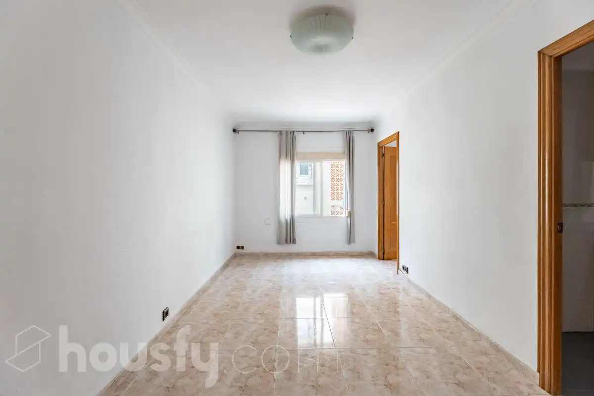 Sala d'estar de Pis en venda en Barcelona amb Aire condicionat