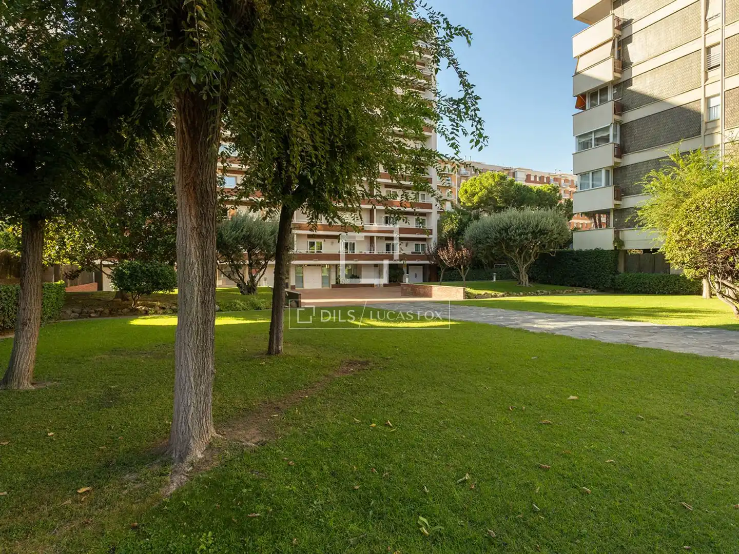 Vista exterior de Pis en venda en Barcelona amb Aire condicionat, Terrassa i Balcó