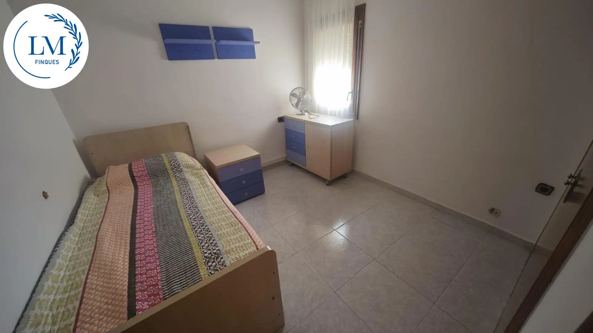 Schlafzimmer von Dachboden zur Miete in Vilanova i la Geltrú mit Klimaanlage, Terrasse und Möbliert