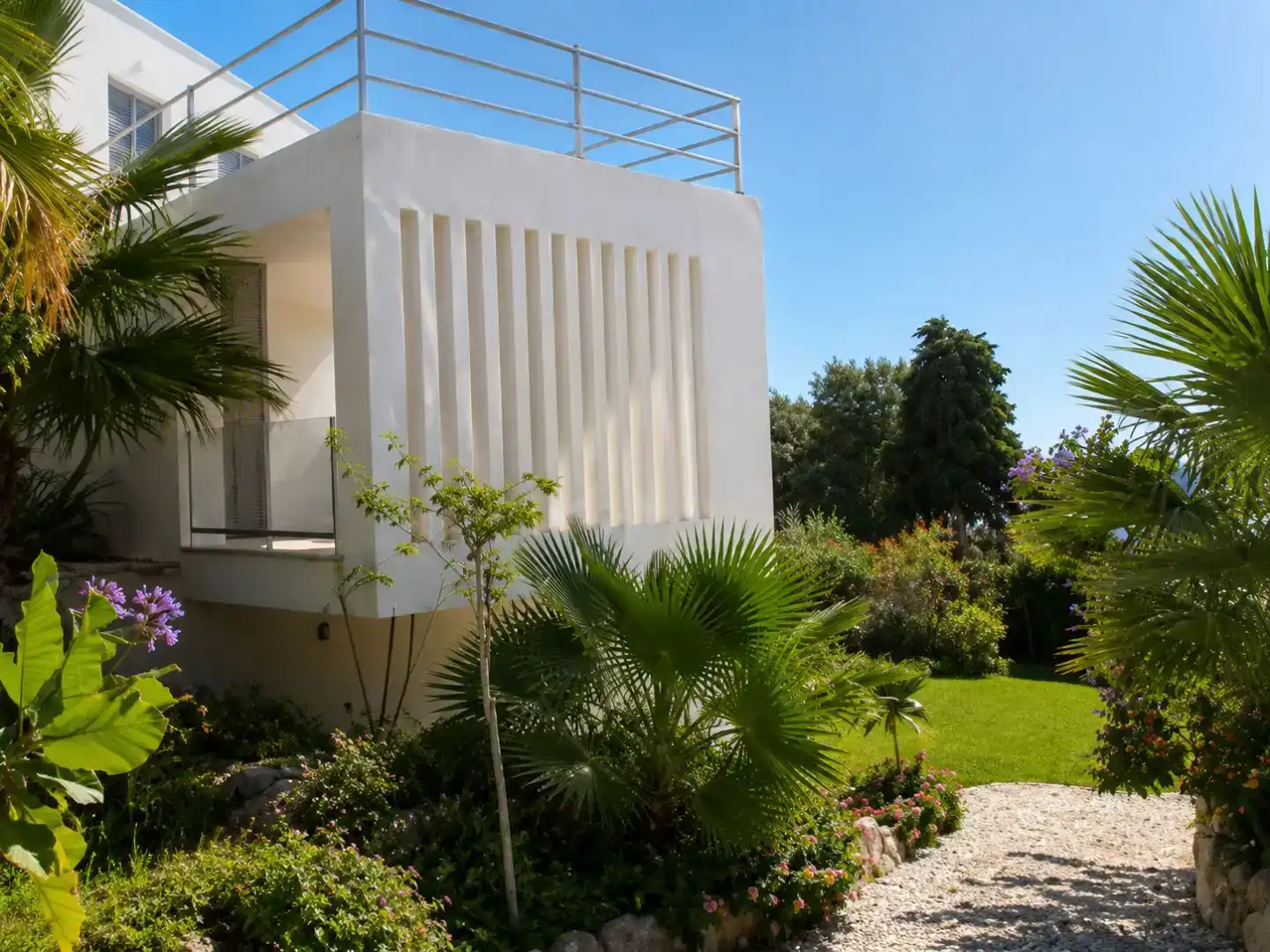 Vista exterior de Casa o xalet en venda en Salobreña amb Aire condicionat, Piscina i Balcó